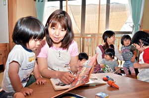 写真：「保育ルームすみれ　れんげ　つくし」の子どもたち