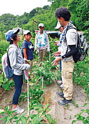 写真：こども広報員と案内人