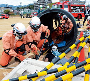 写真：災害救助訓練