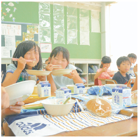 現在の給食の様子