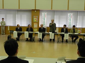 西宮市商店市場連盟の山形会長による挨拶写真