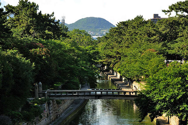 夙川から見た甲山