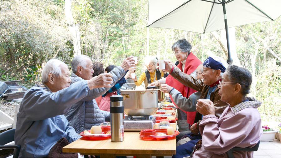 収穫した野菜で食事会